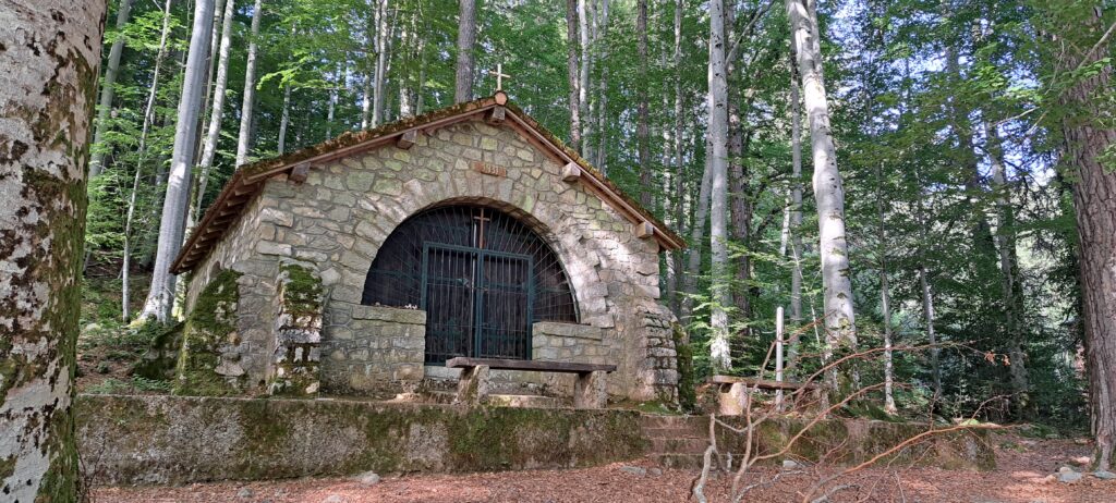 Chapelle Notre Dame de la Forêt près de la gare de Vizzavona.
